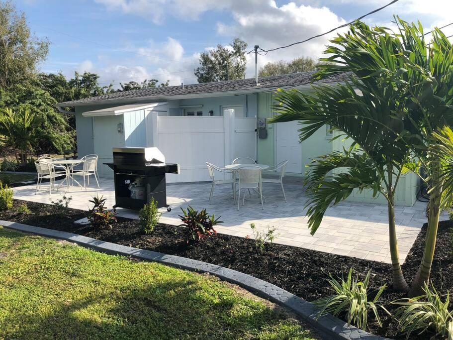 Modern Apartment - 2 Of 4 Punta Gorda Exterior photo